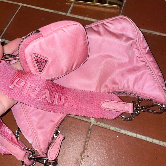 SOLD!! Prada Re-Edition - Picture 6 of 6